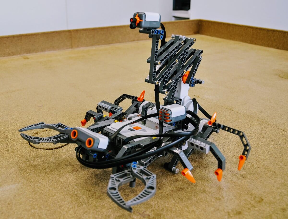 robot escorpión